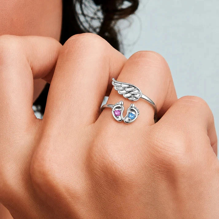 Anillo Tiny Angel - un símbolo de amor eterno